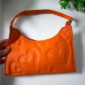 Non ordinary heart summer bag